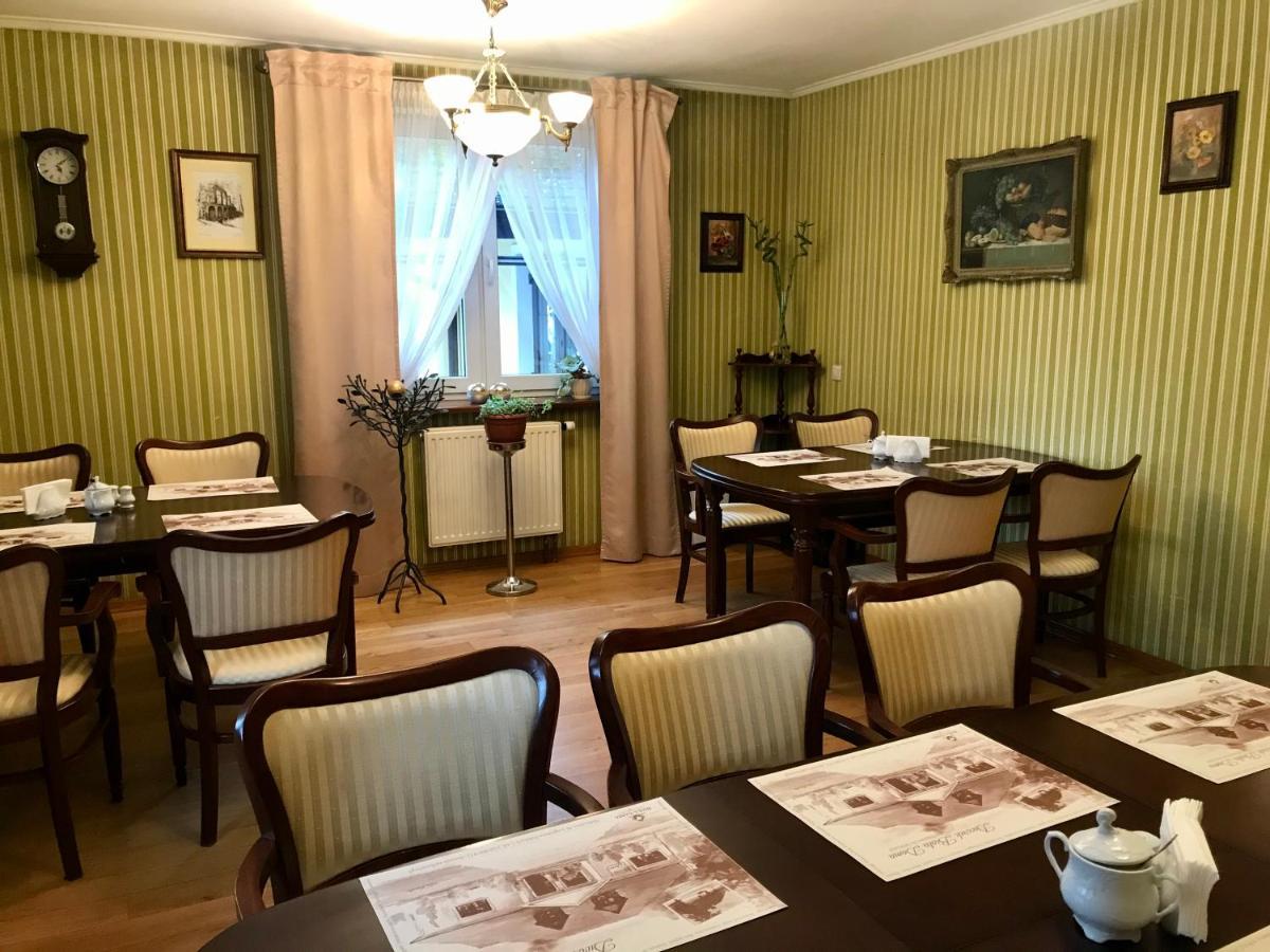 Dworek Biala Dama Nieborów Exterior foto