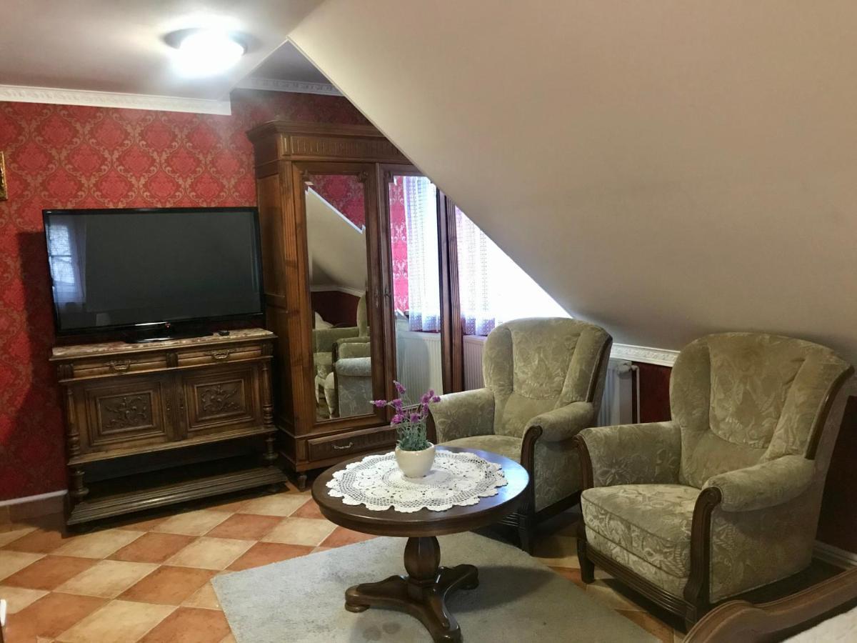 Dworek Biala Dama Nieborów Exterior foto